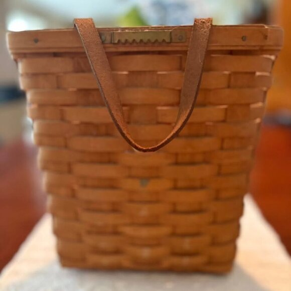Vintage Handwoven Longaberger 1990 Hanging Basket Signed - Picture 2 of 5